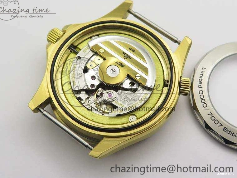 0417 Modern Seamaster 300M 007 YG URF 1:1 Best Edition White Dial Ceramic Bezel On Nylon Strap A 8115